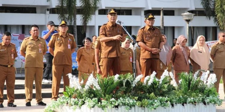 Bupati Eddy Raya Pimpin Apel Besar di Halaman Kantor Pemkab