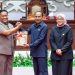 Wagub Edy Pratowo Serahkan Naskah Raperda ke Ketua DPRD Kalteng