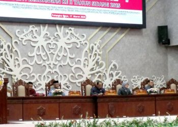 Hadiri Rapur DPRD Kalteng, Plt. Sekda Katma F. Dirun Sampaikan Pidato Gubernur