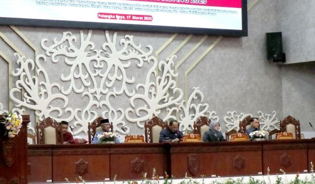 Hadiri Rapur DPRD Kalteng, Plt. Sekda Katma F. Dirun Sampaikan Pidato Gubernur