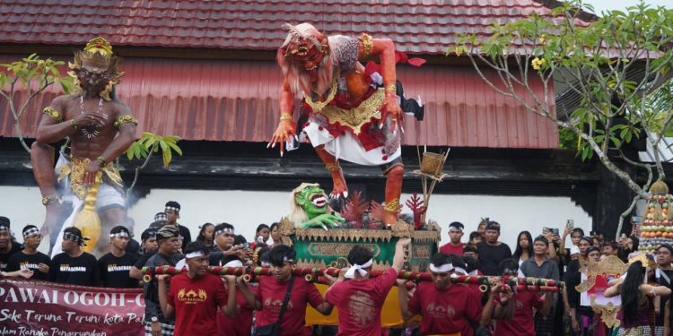 Mewakili Gubernur, Kasatpol PP Kalteng Lepas Pawai Ogoh-Ogoh