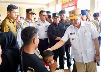 Gubernur Kalteng Pantau Layanan Mudik Hingga Pantau Harga Bapok di Sampit