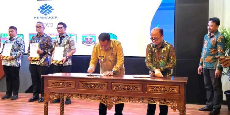 Pemkab Asahan Tandatangani Kerjasama dengan Kemenaker RI