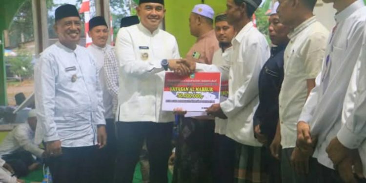 Safari Ramadhan di Panyipatan, Pemkab Tanah Laut Salurkan Dana Hibah Rp582 Juta