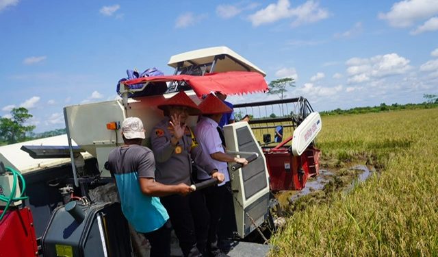 Gubernur Kalteng Agustiar Sabran Sampaikan Langsung Ucapan Terima Kasih Petani Kepada Presiden