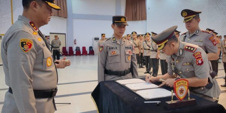 Kapolda Pimpin Sertijab 3 Pejabat Utama dan 7 Kapolres di Kalteng