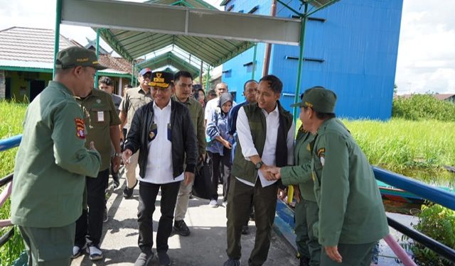 Gubernur Agustiar Sabran Sambut Kedatangan Menteri Kehutanan
