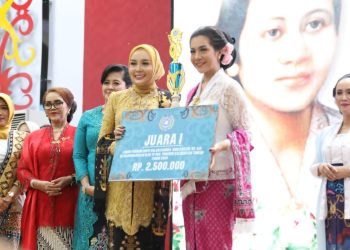 Meriahkan Hari Kartini, Pemprov Kalteng Adakan Fashion Show