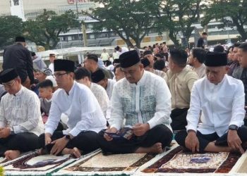 Shalat Idul Fitri 1446 H Digelar di Lapangan Merdeka Medan, Bobby dan Rico Ikut Shalat