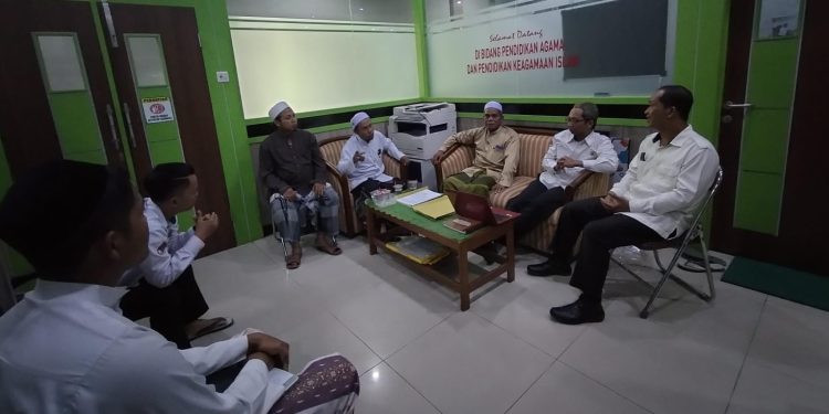 PP Manbau Darissalam Memilih Dirikan Pendidikan Diniyah Formal