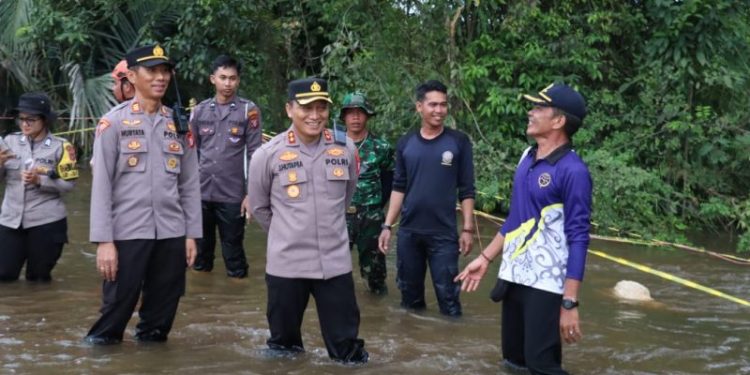 Kapolres Barsel Tinjau Sejumlah Titik Lokasi Banjir