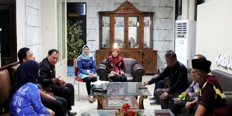 Diskusi Evaluasi LKPj Dewan HSU Kunjungi DPRD Barito Utara