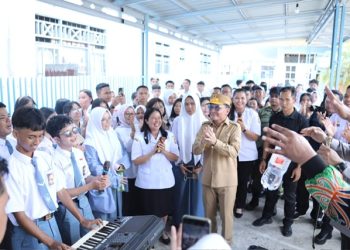 Gubernur Kalteng Beri Pesan Inspiratif untuk Siswa SMA 1 Kuala Kapuas: “Tidak Ada yang Tidak Mungkin”