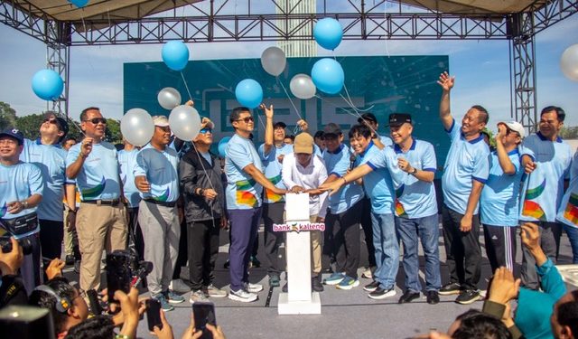 Gubernur Agustiar Sabran Melakukan Grand Launching Fitur QRIS Betang Mobile Bank Kalteng