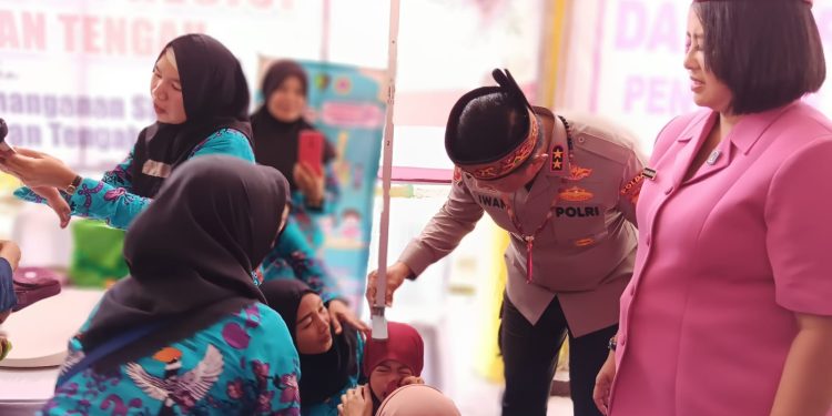 Ratusan Warga Serbu Bakti Kesehatan Gebyar Posyandu Presisi Polda Kalteng