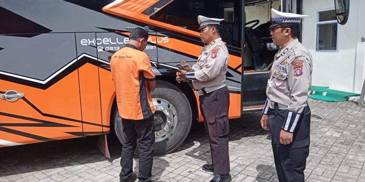 Jelang Libur Panjang, Satlantas Polresta Palangka Raya Periksa Kelayakan Armada Angkutan Umum