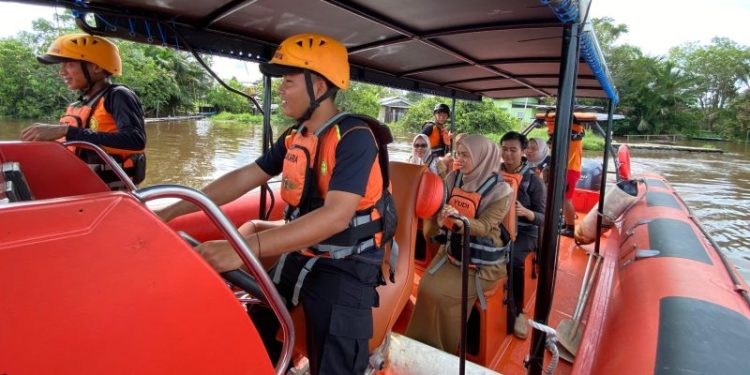 Kapal Rombongan Guru Alami Mati Mesin di Sungai Mentaya Sampit, Seluruh Penumpang Selamat