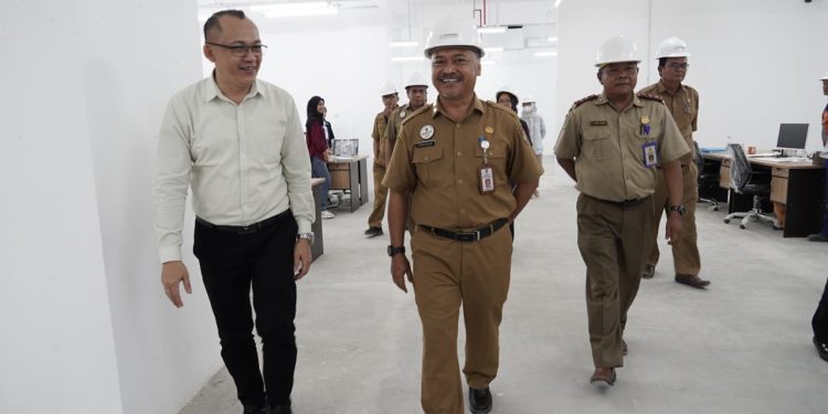 Disnakertrans Kalteng Tinjau K3 di Proyek Duta Mall