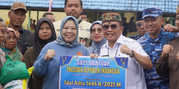 Gubernur Kalteng Tinjau Sarpras, Salurkan Hewan Kurban dan Buka Pasar Murah Jelang Idul Adha 1446 H