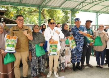 Ringankan Beban Warga, Pemprov Kalteng Gratiskan Sembako Lewat Pasar Murah