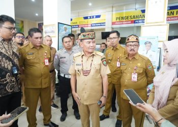 Gubernur Sidak Samsat, Tinjau Pelayanan Publik Lewat Dialog Langsung dengan Warga