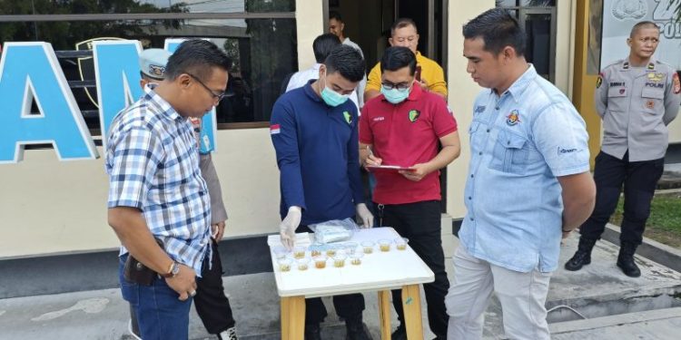 Jaga Integritas, Polresta Palangka Raya Gelar Tes Urine untuk Personel Satresnarkoba