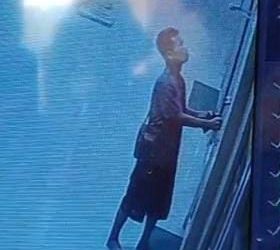 Aksi Pencurian Uang Kotak Amal di Masjid Shalahuddin UPR Terekam CCTV