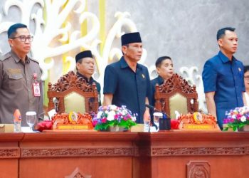 Pemprov Kalteng dan DPRD Bahas Raperda Hak Keuangan DPRD Dalam Rapat Paripurna