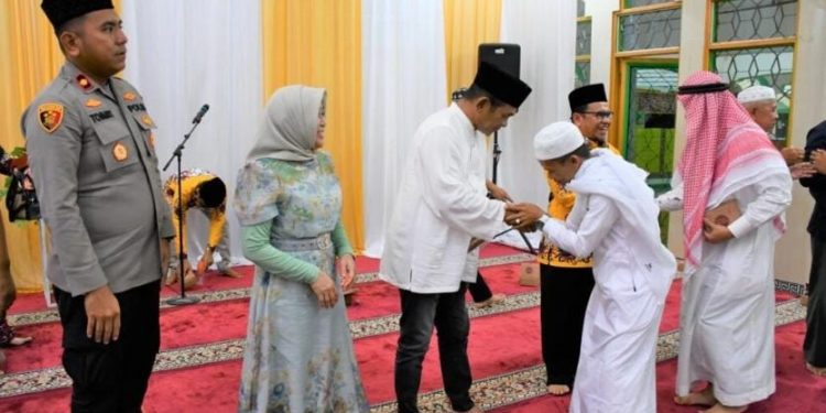 Jamaah Haji Kabupaten Barsel Disambut Tangis Haru Warga di Buntok