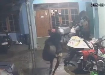 Aksi Pencurian Ban dan Velg Mobil di Palangka Raya Terekam CCTV dan Viral di Media Sosial