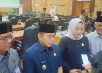 Wabup Sampaikan KUPA dan PPAS ke DPRD Batola