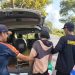 Petugas Damkar Palangka Raya Evakuasi Pria Diduga Alami Gangguan Jiwa yang Bawa Sajam