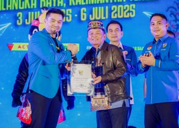 Gubernur H. Agustiar Sabran Terima Penghargaan Pemimpin Pembangunan Ketahanan Pangan Daerah