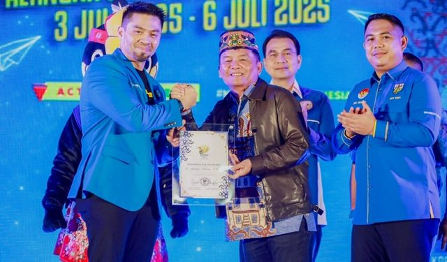 Gubernur H. Agustiar Sabran Terima Penghargaan Pemimpin Pembangunan Ketahanan Pangan Daerah