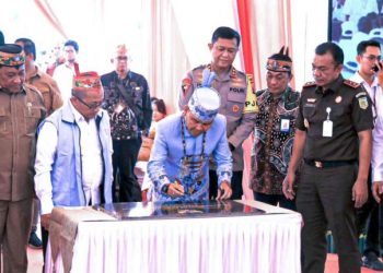Gubernur Agustiar Sabran Resmikan Koperasi Merah Putih Bukit Tunggal