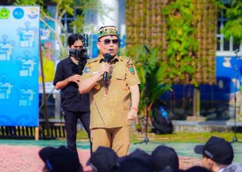 Gubernur Kalteng Resmi Buka PKKMB UPR 2025, Salurkan Bantuan Pendidikan Rp100 Juta