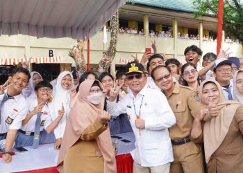 Gubernur Kalteng Resmikan Pemeriksaan Kesehatan Gratis di SMAN 2 Palangka Raya