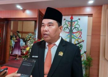 Legislator Himbau Masyarakat Menanam Tanam Cabai di Halaman Rumah