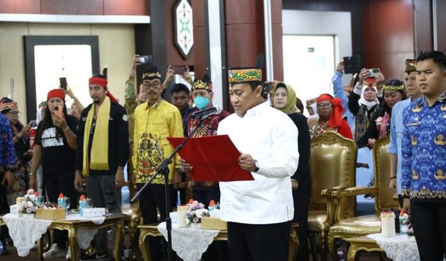 Wagub Kalteng Edy Pratowo Lantik Pengurus KWOD Periode 2025-2030