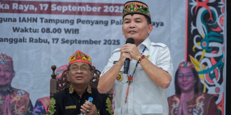 Gubernur Kalteng Dorong Program Satu Sarjana Satu Keluarga Dayak