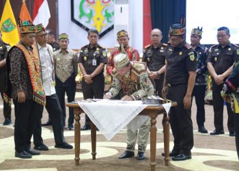 Gubernur Kalteng dan Kejaksaan Teken PKS Jaksa Garda Desa dan Koperasi Merah Putih