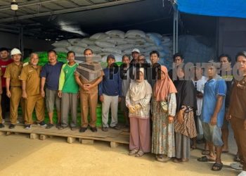 Salurkan 1.776 Karung Pakan Ikan untuk 592 Pembudidaya