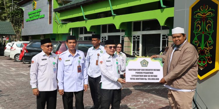 Kemenag Kalteng Bantu Pesantren dan Lembaga Pendidikan Keagamaan Islam