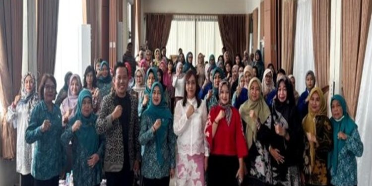 Ketua TP PKK Barito Utara Buka Pelatihan Public Speaking untuk Tingkatkan Kualitas Kader