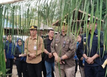 Bupati dan Wakil Bupati Barito Utara Tinjau Program 100 Hari Kerja di Kecamatan Gunung Purei