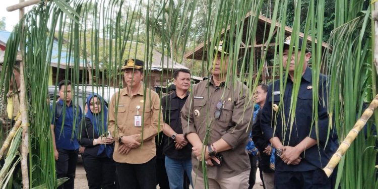 Bupati dan Wakil Bupati Barito Utara Tinjau Program 100 Hari Kerja di Kecamatan Gunung Purei
