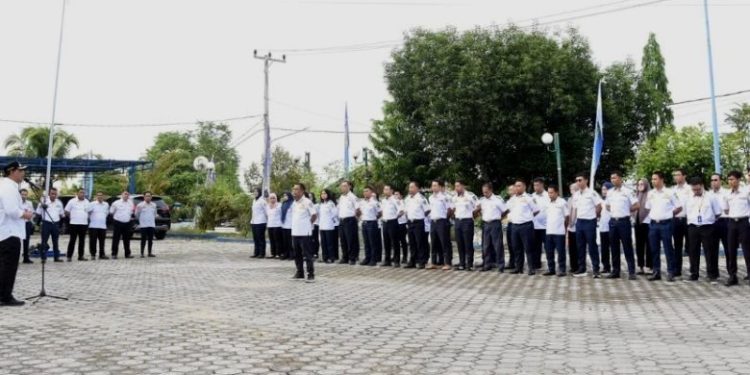 Bupati Barito Utara Sidak Apel Pagi di Dishub Barut Serta Tekankan Disiplin ASN