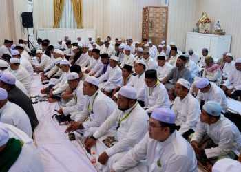 Bupati Barito Utara Tunaikan Nazar dengan Gelar Barito Utara Bershalawat 2025