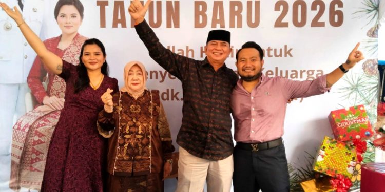 Wabup Bartim Gelar Griya Natal di Rumah Jabatan