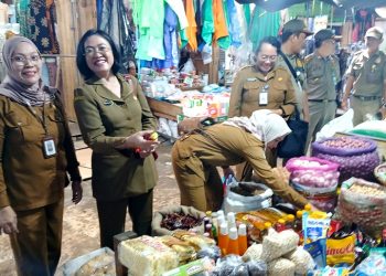 Tim GEMPUR Gelar Pengawasan di Pasar Pendopo Muara Teweh Pastikan Bahan Pangan Aman Dikonsumsi